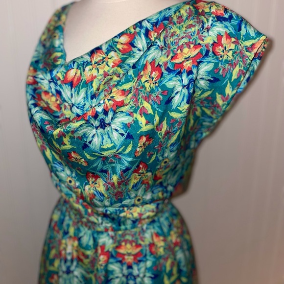 {Paper Doll} Exotic Floral Sundress - Picture 2 of 8